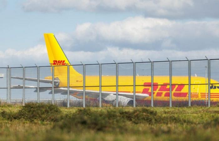 1 personne est morte après qu’un avion cargo de DHL s’est écrasé dans une maison