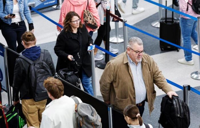 Les grèves, la pluie et la neige posent des défis pendant la semaine record des voyages de Thanksgiving