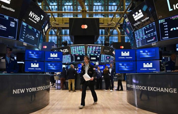 Wall Street finit en hausse, le TSX en baisse