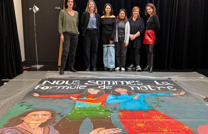 les femmes victimes de violences s’expriment à travers une fresque exposée au Théâtre de la Cité