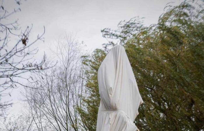 La reine Mary rend hommage à la comtesse Danner, épouse bienfaitrice du roi Frédéric VII