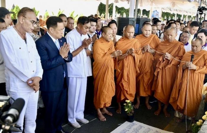 Hommage aux victimes de l’incendie d’un bus en Thaïlande