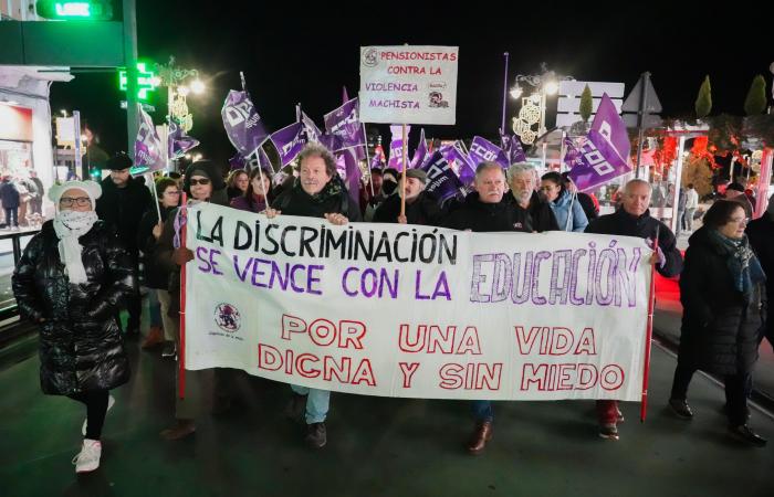 Des centaines de personnes soutiennent une marche à León pour dénoncer les manquements en matière de sensibilisation, de prévention, d’éducation et de réparation pour les victimes