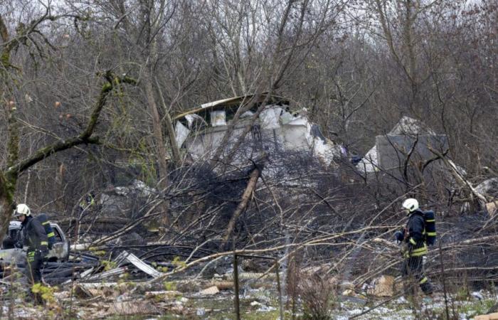 1 mort dans le crash d’un avion cargo de DHL contre une maison à deux étages en Lituanie