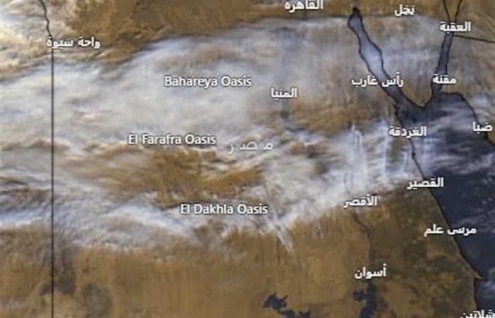 Une nuit d’hiver glaciale et pluvieuse atteint le Caire