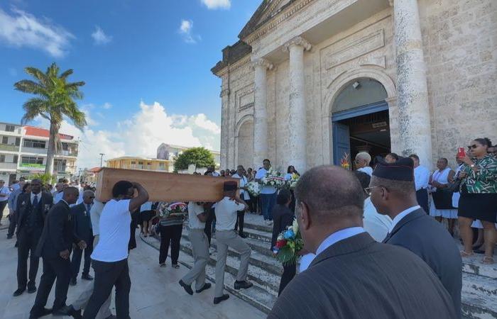 EN IMAGES. Les adieux poignants à Mérick Mathoré, militaire guadeloupéen tué à Besançon