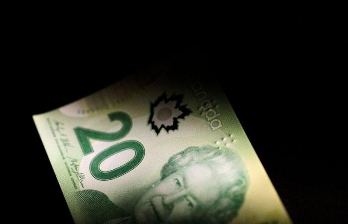 Le dollar canadien se maintient grâce à la hausse du marché obligataire et à la baisse du pétrole