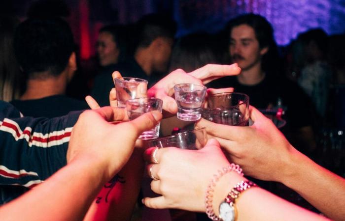 six jeunes touristes meurent après avoir bu des shots gratuits