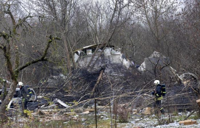 Après le crash mortel d’un avion cargo en Lituanie, la piste criminelle et l’intervention extérieure envisagées