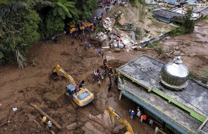 Au moins 16 morts et 7 disparus dans des inondations et des glissements de terrain