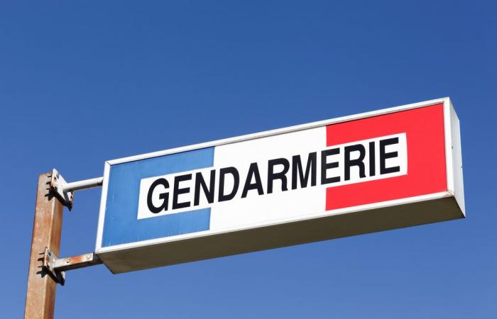 Un homme apporte des obus à la gendarmerie, la caserne confinée trois heures