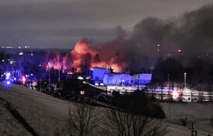 Un avion s’écrase sur des immeubles résidentiels à Vilnius