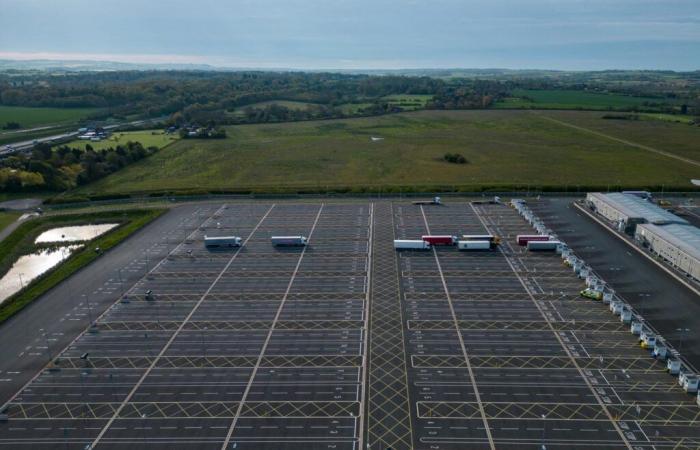 de nouveaux contrôles font des ravages aux frontières