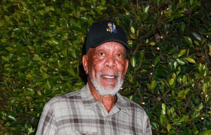 Morgan Freeman, 87 ans, a l’air vif et dynamique après avoir suscité des problèmes de santé