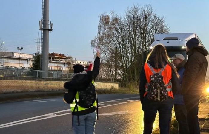 un « cortège funèbre pour enterrer l’enseignement qualifiant » organisé à Nivelles