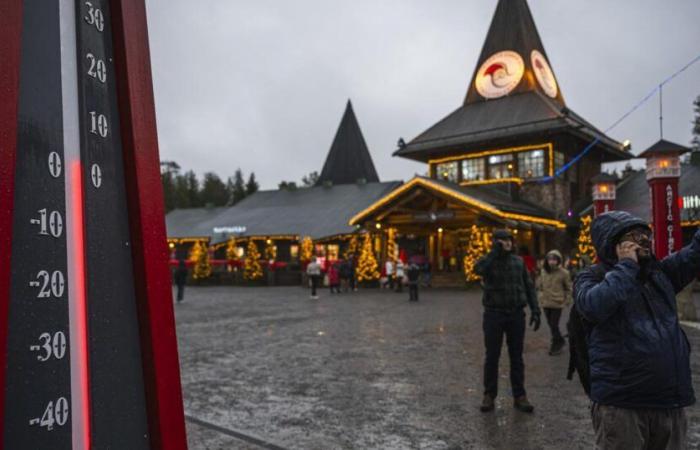 Au village du Père Noël, en Laponie, il n’y a toujours pas de neige