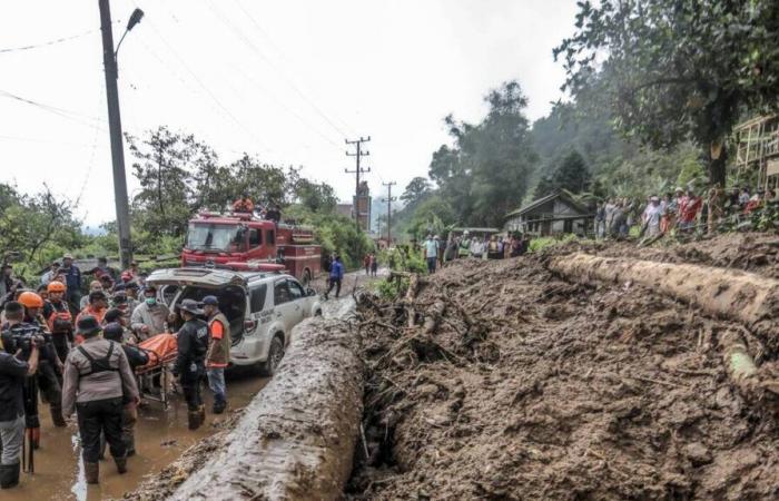 Les inondations à Sumatra font au moins 20 morts et deux disparus