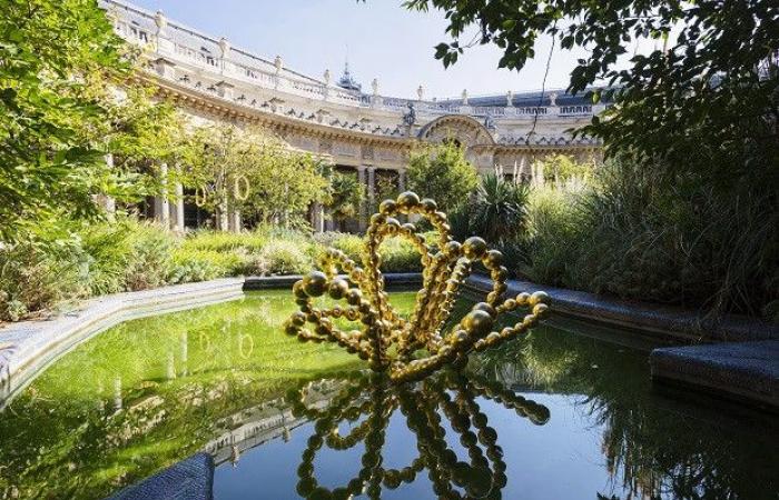 Au royaume du Prince Noir, Othoniel transforme les ténèbres en lumière