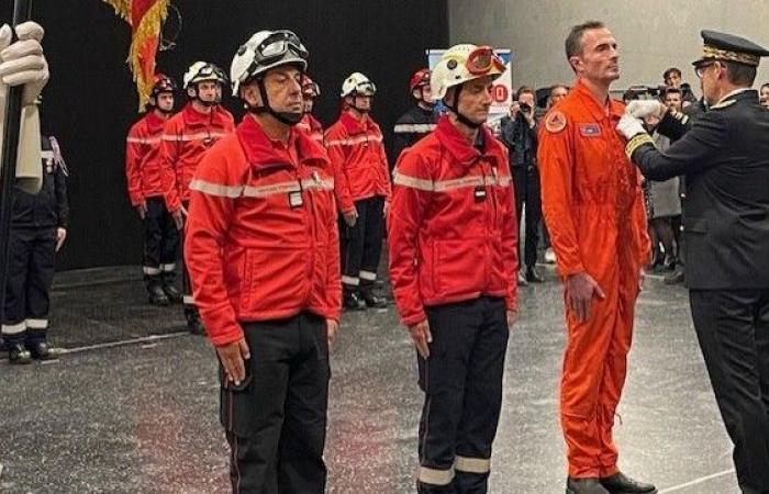 Hommage aux pompiers du Gard au Pont du Gard