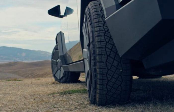 Cette vidéo Tesla prouve à quel point la direction des roues arrière est pratique sur une voiture