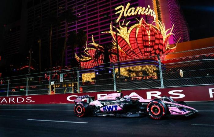 Quand la police s’amuse à exhiber des voitures de Formule 1 pendant le GP de Las Vegas