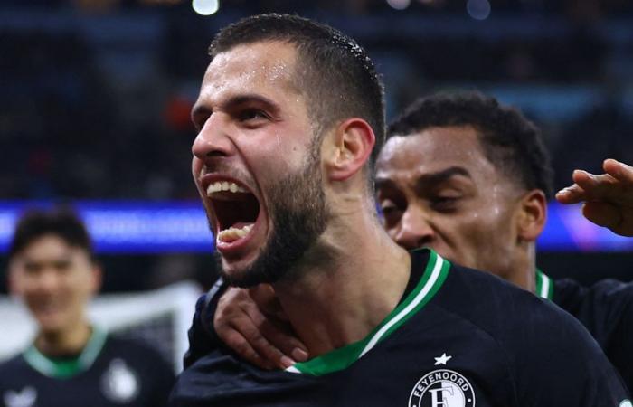 Feyenoord réalise une énorme surprise face au club de premier plan de Manchester City : de 3-0 à 3-3