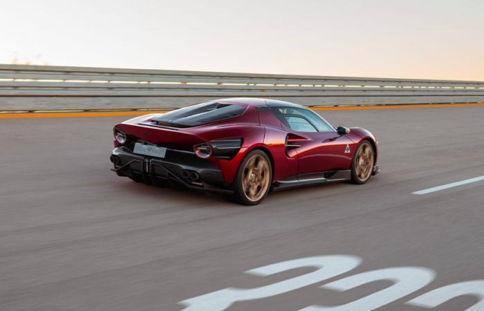 Quand l’Alfa Romeo 33 Stradale atteint 333 km/h sur l’ovale de Nardo (vidéo)