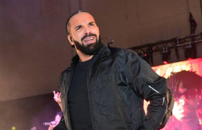 Drake affirme qu’Universal a gonflé la popularité de la chanson “Not Like Us” de Kendrick Lamar