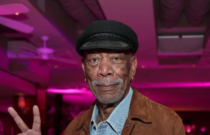 Morgan Freeman, 87 ans, fait tourner les têtes alors qu’il sort à Los Angeles pour un dîner incognito