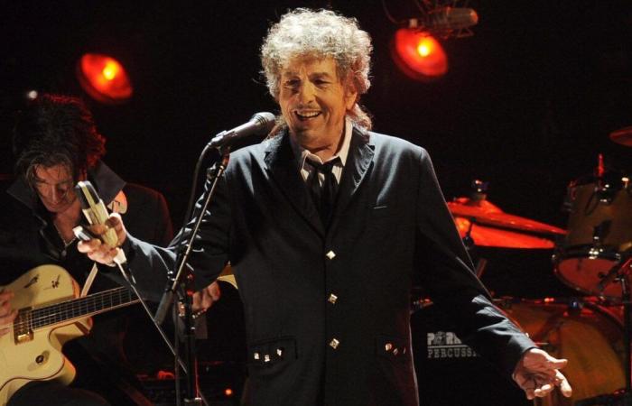 Mais que fait Bob Dylan sur X, le royaume à la dérive d’Elon Musk ?