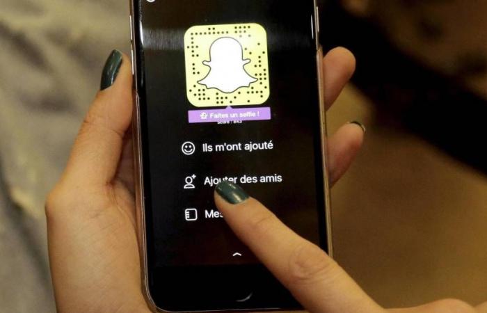 un enseignant et son fils menacés de mort sur Snapchat dans un lycée du 7e arrondissement