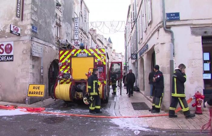 “Le bâtiment est inhabitable.” Après l’incendie qui a causé la mort d’une personne à La Rochelle, les investigations se poursuivent