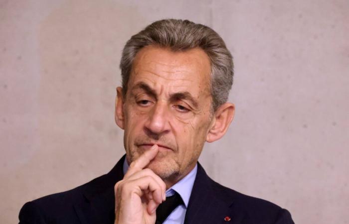 « Pourquoi tu mens ? «… Un enseignant interpelle Nicolas Sarkozy en pleine séance de dédicaces