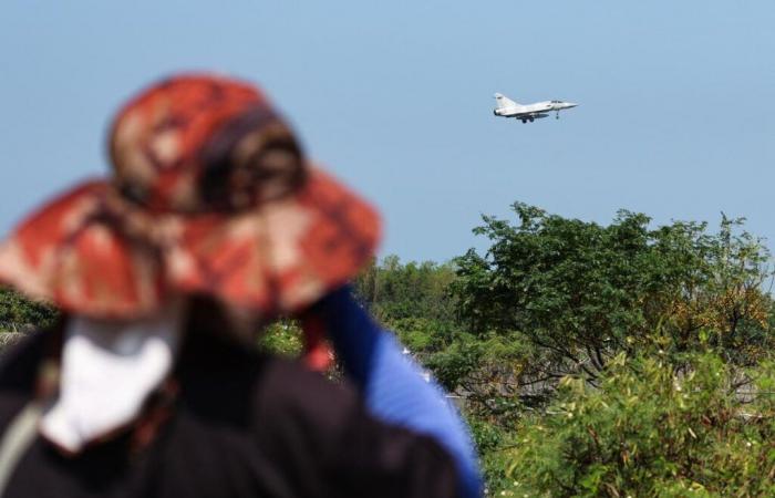 Un avion de chasse américain survole le détroit de l’île, Pékin déploie des forces militaires