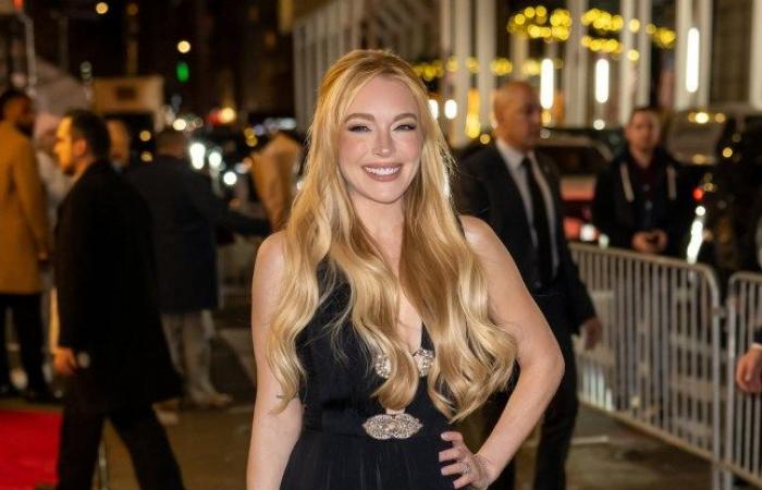 Le visage de Lindsay Lohan est obsédé par Internet – mais les fans craignent une sinistre tendance