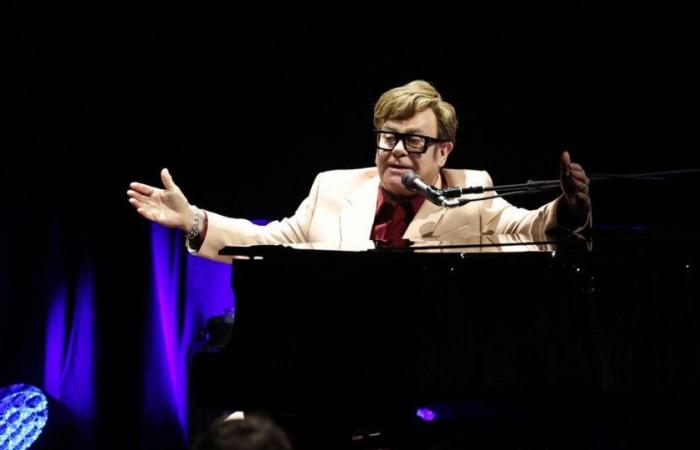 Elton John suspend la production de son nouvel album en raison d’une infection oculaire