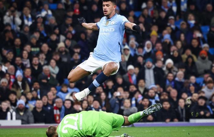 Feyenoord réalise une énorme surprise face au club de premier plan de Manchester City : de 3-0 à 3-3