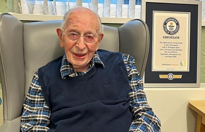 L’homme le plus âgé du monde, John Tinniswood, est décédé en Angleterre à l’âge de 112 ans.