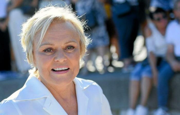 Muriel Robin assure qu’elle n’a pas “perdu la tête”