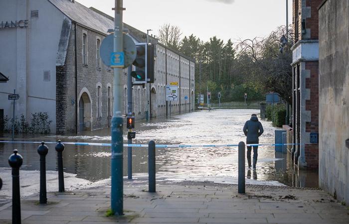 Mise à jour des routes de police après les inondations dans le centre-ville de Chippenham