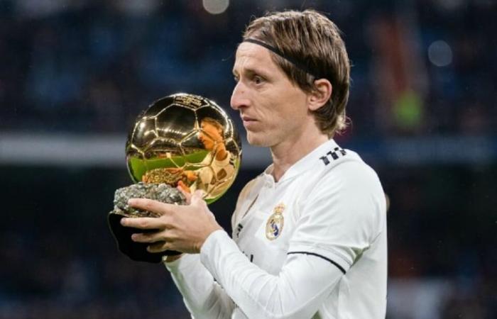 Luka Modric a envoyé son Ballon d’Or à un jeune joueur handicapé