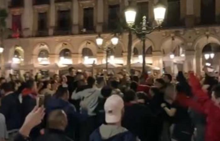 en vidéo, les supporters brestois créent une ambiance folle dans les rues de Barcelone