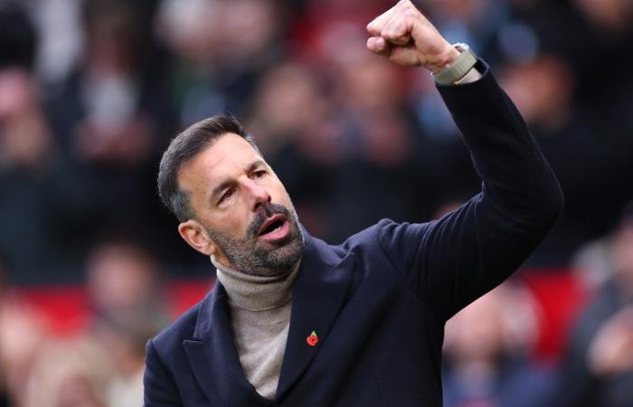 La légende de Manchester United, Ruud van Nistelrooy, s’apprête à revenir instantanément au football pour reprendre les lutteurs de Premier League