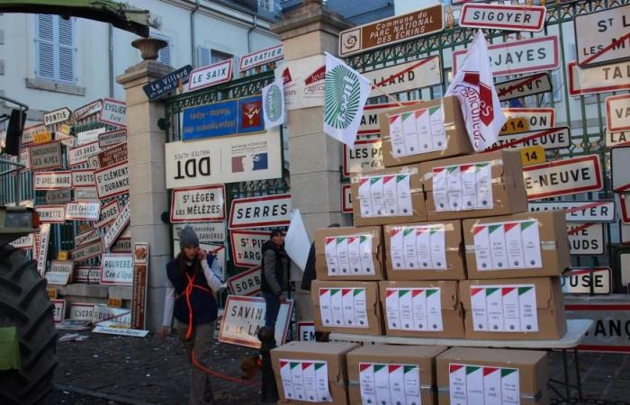 Dans les Hautes-Alpes, les agriculteurs haussent le ton et manifestent dans les rues de Gap