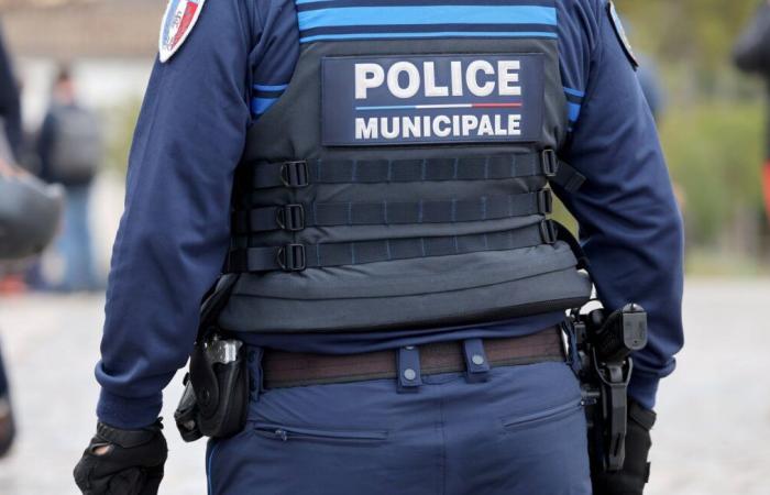 Il voulait « faire un carnage au marché de Noël »… Que sait-on de l’homme menaçant tué par un policier ?