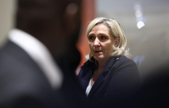 Marine Le Pen veut éviter la “mort politique”, sa défense sur le banc des accusés ce mercredi