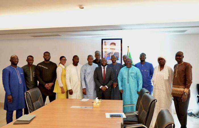 LE MINISTRE ALIOUNE SALL ENMANDE LE DIALOGUE AVEC LES UNIONS POSTALES