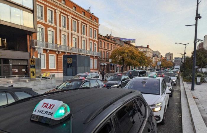 Entre barrages rassembleurs et barrages filtrants, les taxis mobilisés à Toulouse