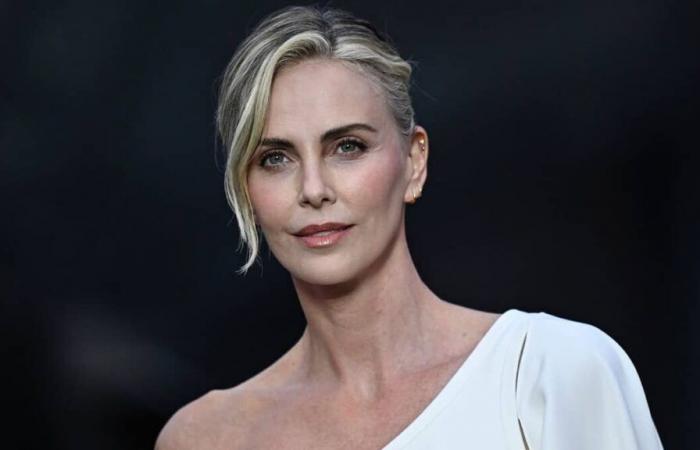 Une militante sud-africaine s’empare du compte Instagram de Charlize Theron pour la Journée contre le sida