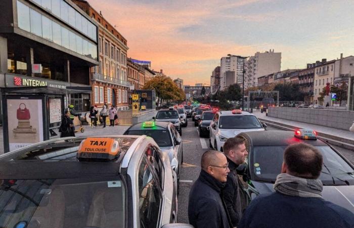 Entre barrages rassembleurs et barrages filtrants, les taxis mobilisés à Toulouse